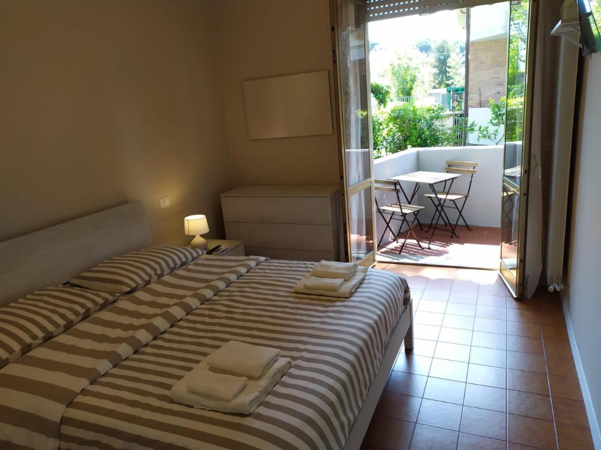 Beach House, 300 M Dal Mare, Marina Di Massa Exterior foto