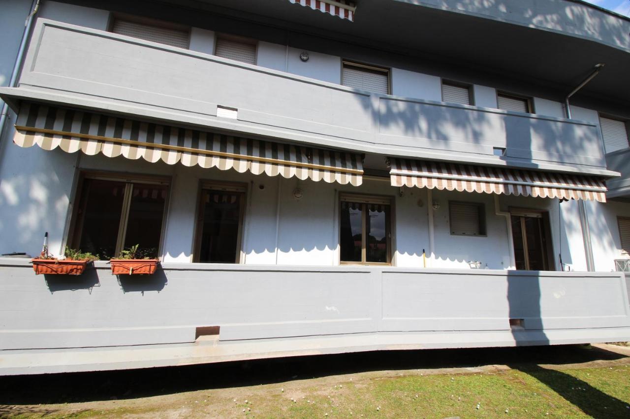 Beach House, 300 M Dal Mare, Marina Di Massa Exterior foto